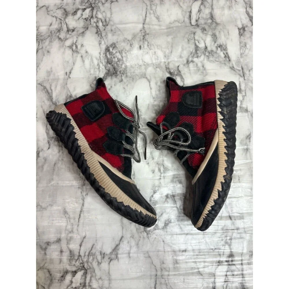 Sorel Out N’ About Plaid Buffalo Check Black Red Ankle duck Boots Lace up 8.5